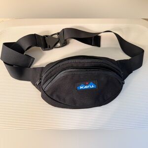 NWOT KAVU Spectacular Waist Pack in Black